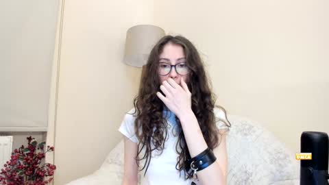 Snapshot of snowww_white chatting on January 24, 5:32 pm Ann online show from January 24, 5:32 pm