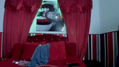 leidy online show from February 28, 2:42 am