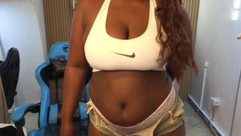 soffia_b online show from December 15, 8:14 pm