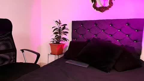   online show from November 29, 4:22 pm