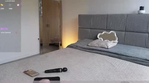 IG Soffimoon   I THANK YOU FOR LEAVING YOUR FOLLOW online show from February 4, 8:23 pm