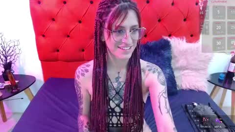 Snapshot of sofi_f_w chatting on February 12, 10:26 pm Sofi online show from February 12, 10:26 pm