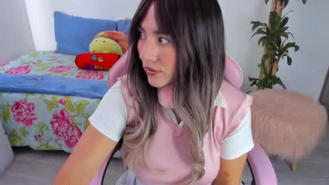 Snapshot of sofi_martinezz chatting on October 2, 8:58 pm Sophie online show from October 2, 8:58 pm