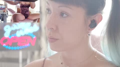 Snapshot of sofi_mora chatting on October 12, 1:24 pm Sofi Mora online show from October 12, 1:24 pm