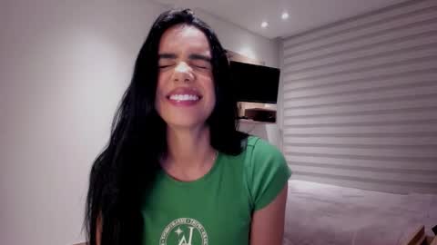 Sofi Saenzz  online show from October 8, 12:15 am