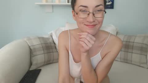Snapshot of sofi_so chatting on February 22, 8:29 am Sofi online show from February 22, 8:29 am