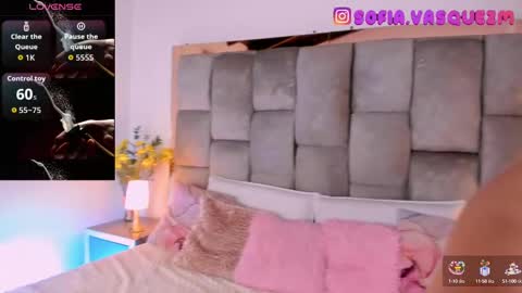 Snapshot of sofi_vasquez chatting on September 17, 8:51 pm Sofia Vasquez online show from September 17, 8:51 pm