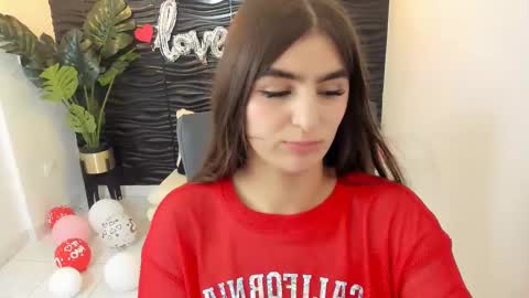 Snapshot of sofia44 chatting on February 22, 12:40 pm Skarlett online show from February 22, 12:40 pm