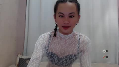 sofia_sweetheart18 online show from April 1, 11:35 pm