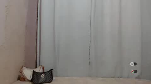 sofia_sweetheart18 online show from April 9, 12:46 am