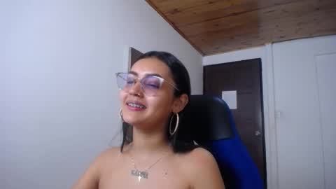 Snapshot of sofiaasexy19 chatting on October 1, 1:38 pm Sofia online show from October 1, 1:38 pm
