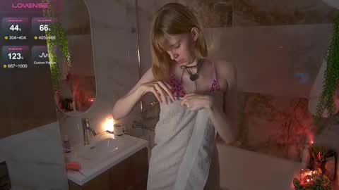 Sofia Help me overcome shynes with 100 thumbs up online show from January 31, 9:02 pm