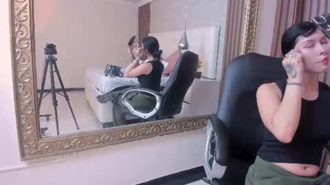 sofiathoompson online show from June 28, 9:21 pm