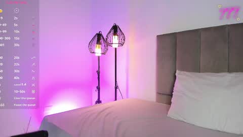 sofiavitali_ online show from July 4, 11:06 am