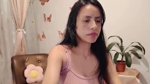 Snapshot of sofibelladelavega chatting on October 16, 4:53 pm Sofi Bella online show from October 16, 4:53 pm