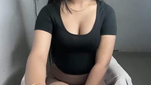 Snapshot of sofie_diva chatting on October 29, 6:21 pm divya online show from October 29, 6:21 pm