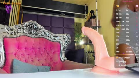 Snapshot of sofiequeen_ chatting on October 12, 4:37 am IG bar bieroyal online show from October 12, 4:37 am