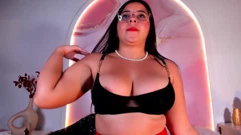 Snapshot of sofii_lopezz chatting on February 13, 12:21 pm Sofii Lopezz online show from February 13, 12:21 pm