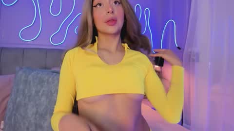 Snapshot of sofly_s chatting on September 16, 12:35 pm Sofi online show from September 16, 12:35 pm