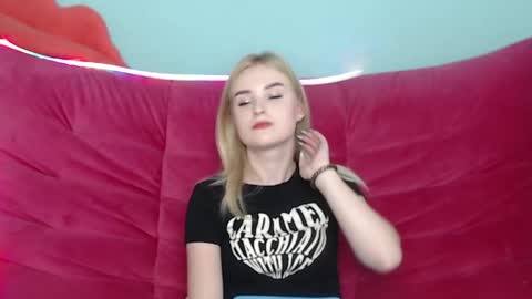 Sofie  online show from November 2, 5:55 am