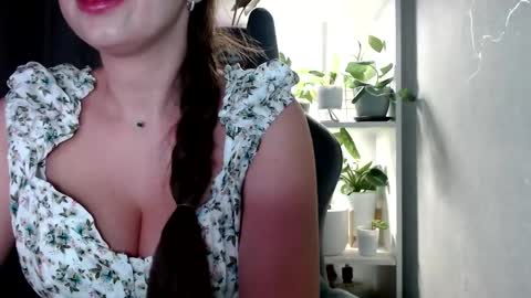 Snapshot of solisgaby chatting on December 13, 6:27 pm Gaby Solis online show from December 13, 6:27 pm