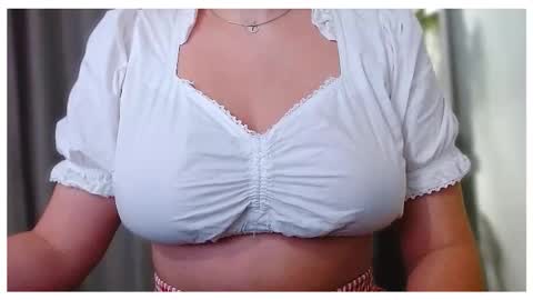 Snapshot of solisgaby chatting on September 8, 3:44 pm Gaby Solis online show from September 8, 3:44 pm
