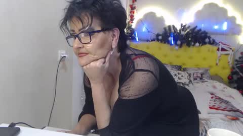 Snapshot of sondrariddle chatting on December 30, 10:23 pm sondrariddle online show from December 30, 10:23 pm