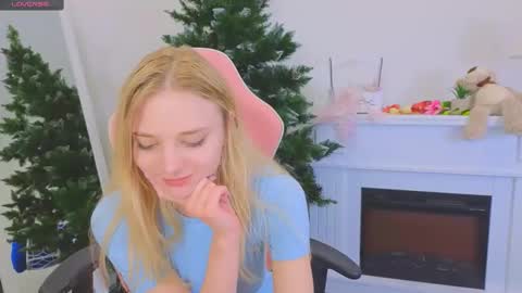 Snapshot of sookonstellita chatting on December 11, 9:34 pm Litta online show from December 11, 9:34 pm