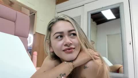 Sophia online show from December 2, 2:41 pm