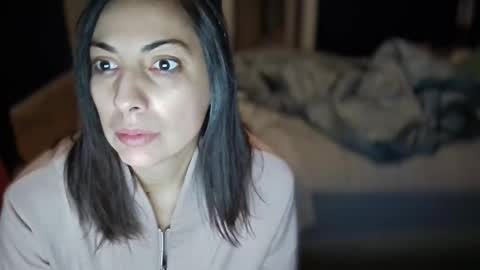 sophiadover online show from February 23, 6:25 am