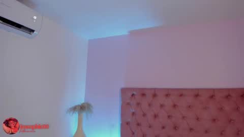 Snapshot of sophiarossee chatting on October 17, 12:30 pm Sofi online show from October 17, 12:30 pm