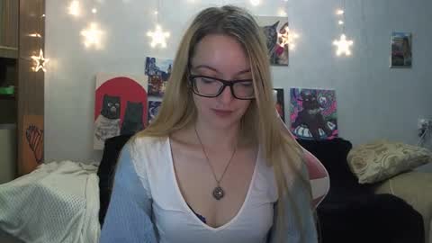 Snapshot of sophiasonata chatting on September 25, 9:45 pm SophiaSonata online show from September 25, 9:45 pm