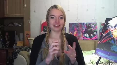 Snapshot of sophiasonata chatting on December 10, 6:38 pm SophiaSonata online show from December 10, 6:38 pm