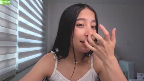 Snapshot of sophie_bbs chatting on October 9, 3:27 pm Sophie online show from October 9, 3:27 pm