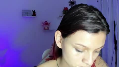 Snapshot of sophie_dolly_ chatting on January 24, 10:51 pm sophie doll online show from January 24, 10:51 pm