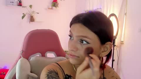 Snapshot of sophie_dolly_ chatting on December 22, 3:55 pm sophie doll online show from December 22, 3:55 pm