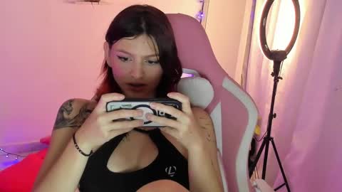 Snapshot of sophie_dolly_ chatting on January 7, 9:14 pm sophie doll online show from January 7, 9:14 pm