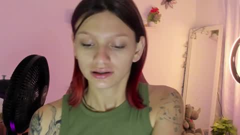 Snapshot of sophie_dolly_ chatting on December 31, 8:12 pm sophie doll online show from December 31, 8:12 pm