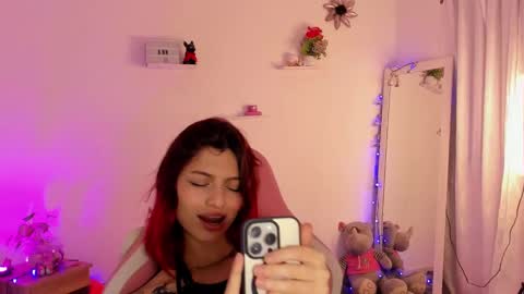 Snapshot of sophie_dolly_ chatting on January 21, 8:11 pm sophie doll online show from January 21, 8:11 pm
