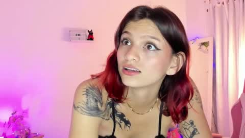 Snapshot of sophie_dolly_ chatting on January 22, 6:20 am sophie doll online show from January 22, 6:20 am