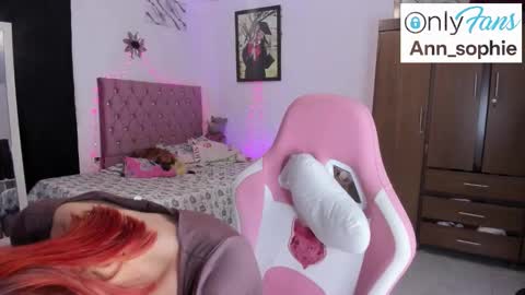 Snapshot of sophie_dolly_ chatting on October 4, 3:01 am sophie doll online show from October 4, 3:01 am