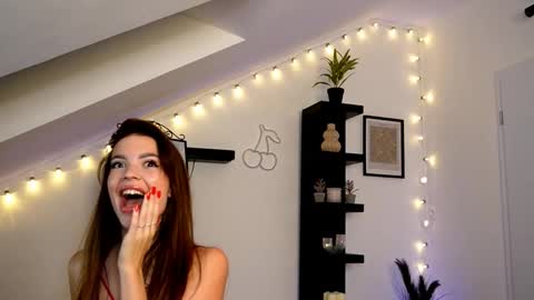 Sophie online show from September 9, 5:13 pm