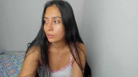 Snapshot of sophie_foxxx chatting on February 20, 5:41 pm Sophie online show from February 20, 5:41 pm