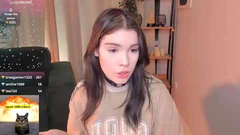 sophie_nomenal_ online show from September 19, 9:58 pm