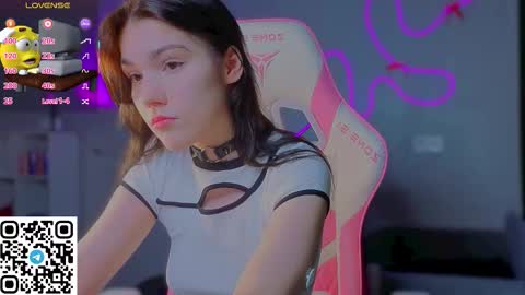 sophie_nomenal_ online show from February 24, 6:28 pm