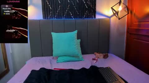 Snapshot of sophie_sweet8 chatting on September 25, 2:21 am Sophie Sweet online show from September 25, 2:21 am