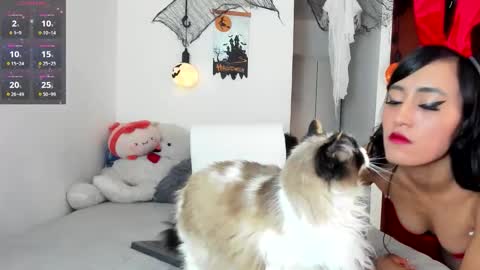 sophiebaker__ online show from October 28, 6:19 am