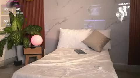 Sophie online show from April 18, 11:56 am