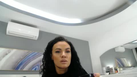 Sophie online show from January 3, 5:53 pm