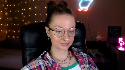 sophieleroux online show from April 24, 1:03 pm